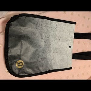 Lululemon shopping bag